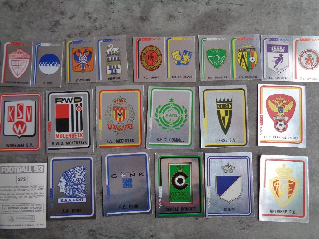 AUTOCOLLANTS PANINI FOOTBALL 93 PHOTOS ET BADGES 17X, Envoi, Comme neuf
