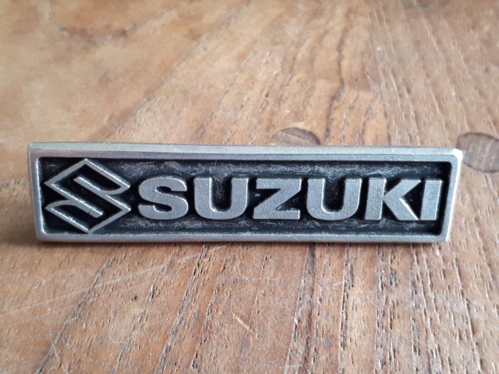 Suzuki metalen pin, Verzamelen, Ophalen of Verzenden, Nieuw, Speldje of Pin