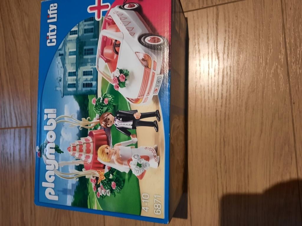 Playmobile huwelijk koppel en auto en prieeltje, Ophalen of Verzenden, Zo goed als nieuw