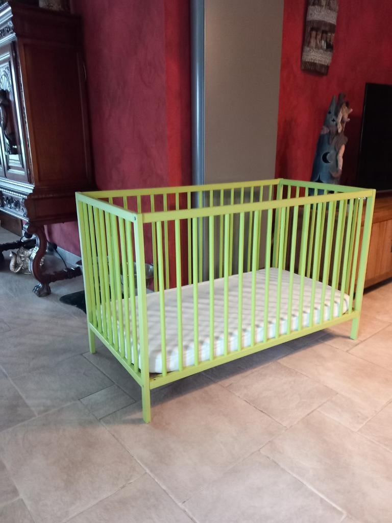 Lit bébé Ikea vert, Enlèvement