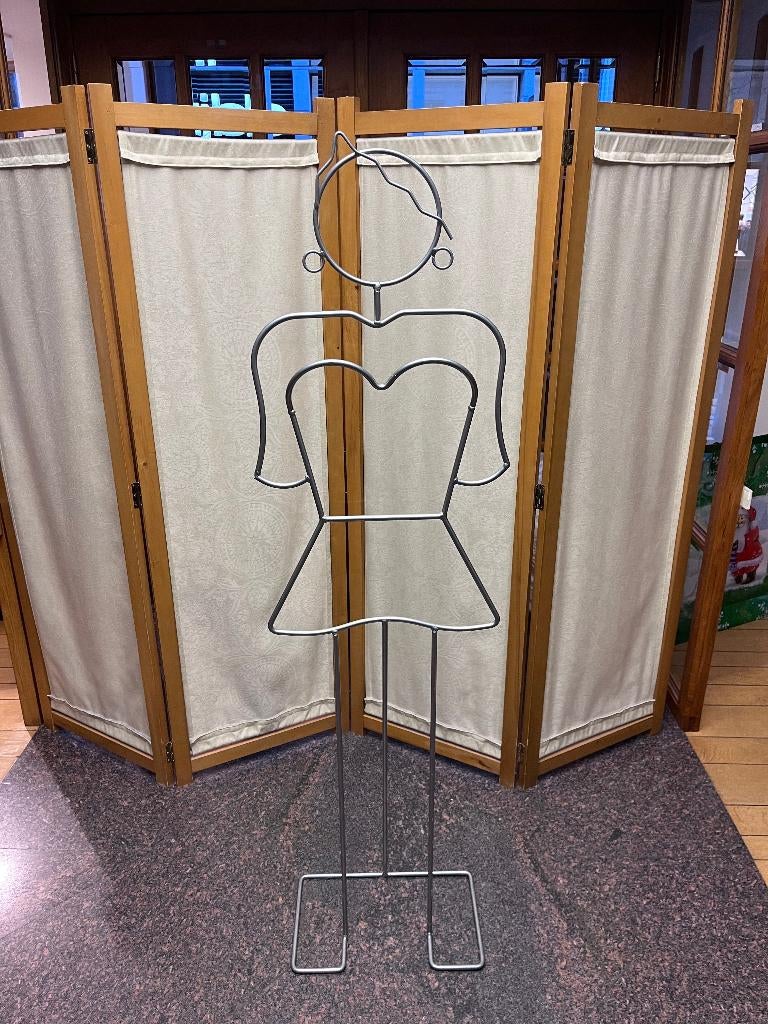 Mannequin, Enlèvement