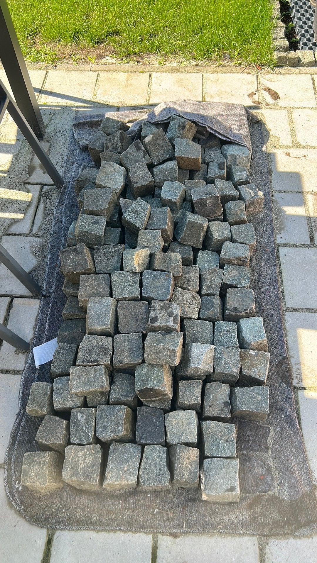 Kasseien overschot, Tuin en Terras, Ophalen, Zo goed als nieuw