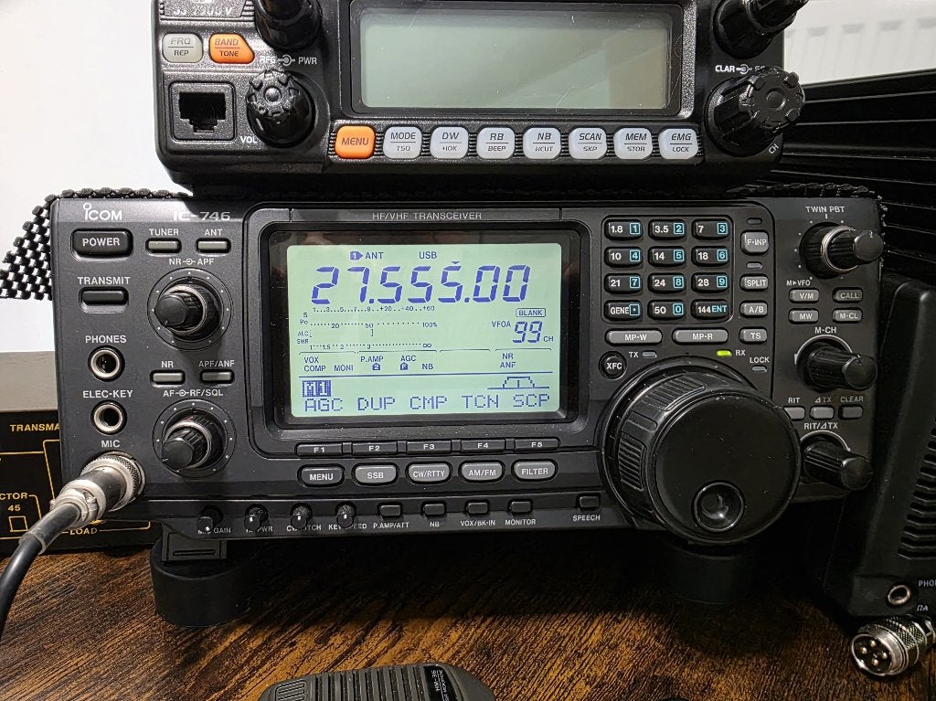 ICOM 746, Enlèvement, Comme neuf, Émetteur et Récepteur