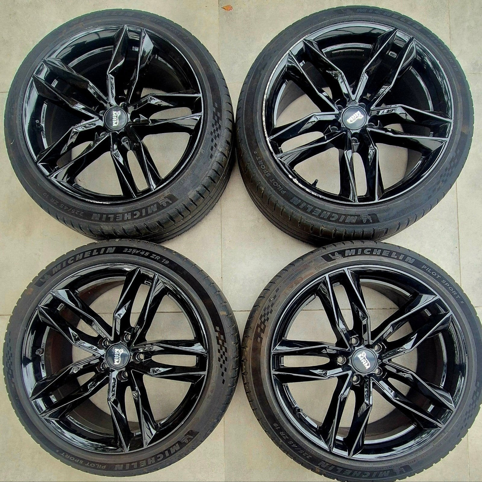 19 INCH VELGEN MET NIEUWE MICHELIN PILOT SPORT BANDEN, Auto-onderdelen, Ophalen, 19 inch, Banden en Velgen