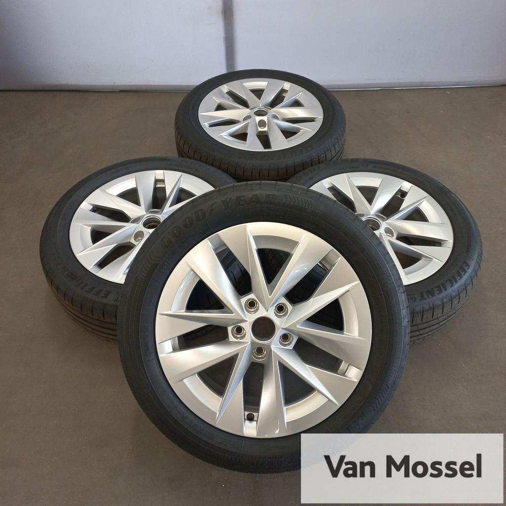 Skoda Karoq GoodYear EfficientGrip Performance 205/55/R17 91, Auto-onderdelen, Banden en Velgen, Gebruikt, -, -, Banden en Velgen