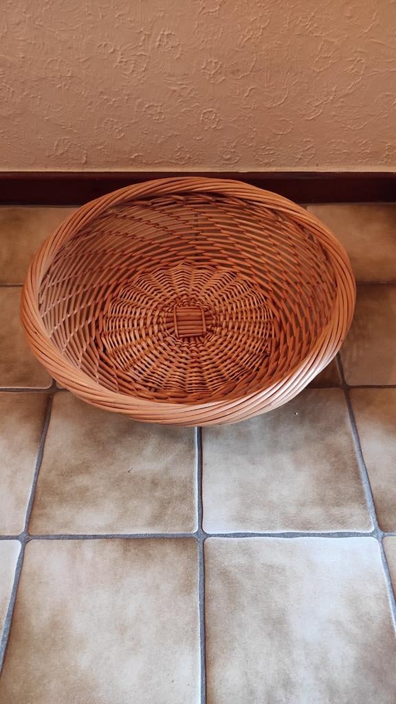 Rieten fruitmand, Huis en Inrichting, Woonaccessoires | Schalen en Manden, Ophalen, Riet, Mand