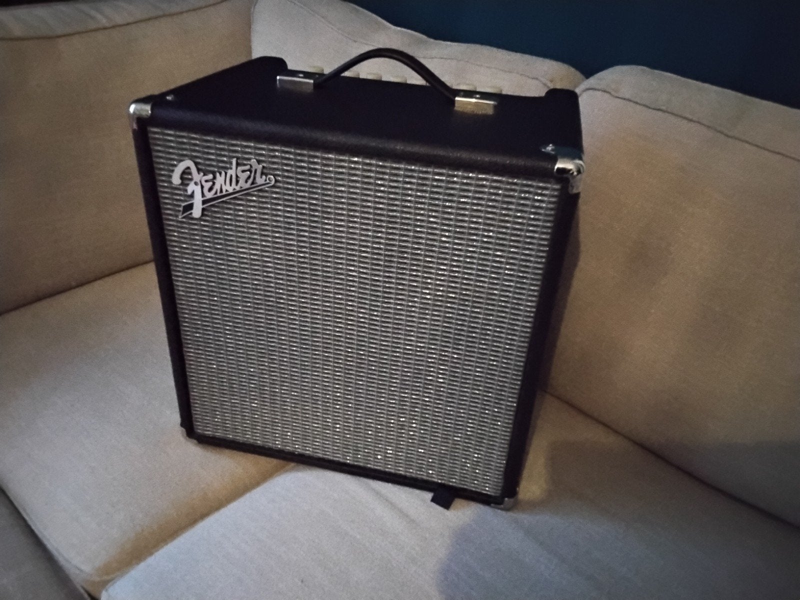 excellent fender rumble 40 ampli basse léger peu encombrant, Musique & Instruments, Enlèvement