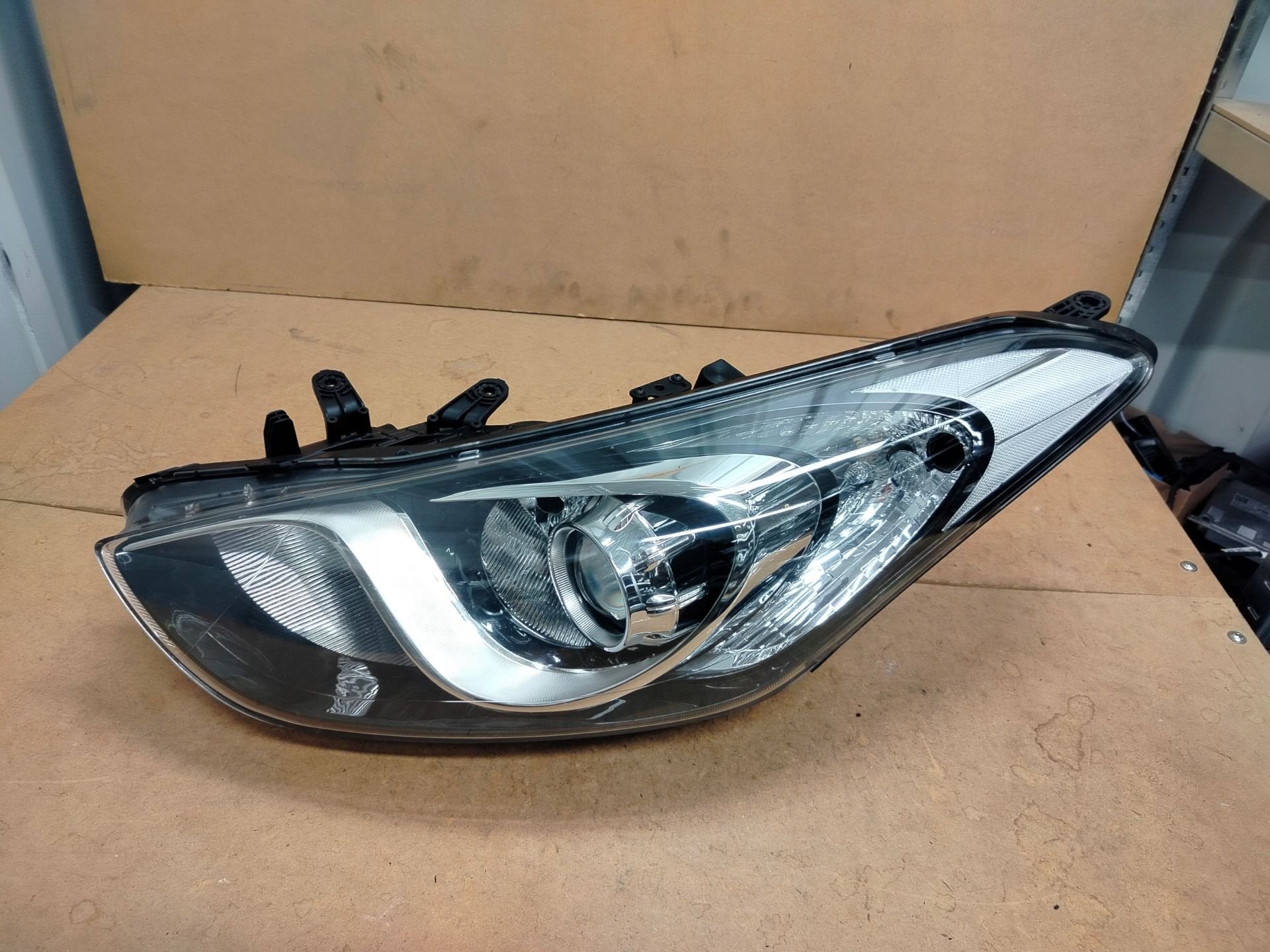 Phare gauche Hyundai I30 II 92101A6060, Heolleung-ro 12
06797  Seoul, Info@hyundai.com, Utilisé, Hyundai