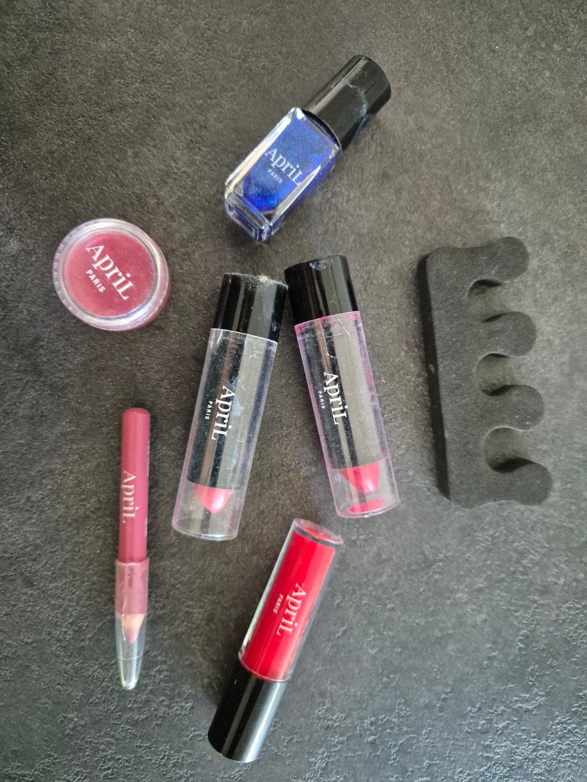 Lippenstiften/potlood/gloss + nagellak April, Handtassen en Accessoires, Uiterlijk | Cosmetica en Make-up, Ophalen, Lippen
