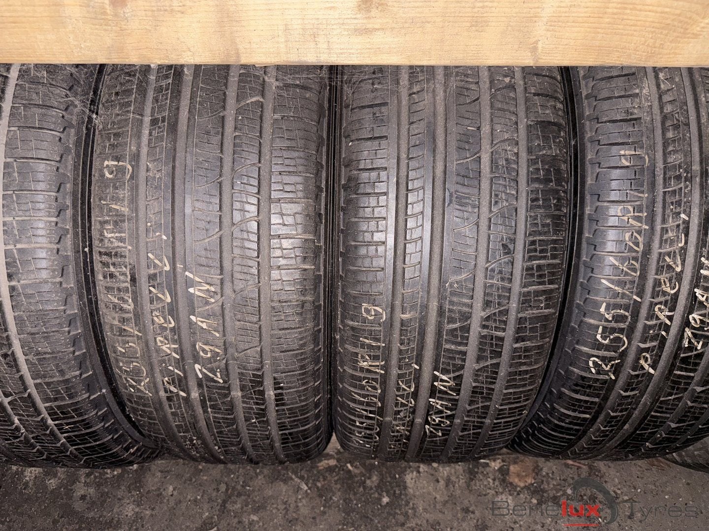 demo 255/60R19 Pirelli Verde LR 255/60 R19 255/60/19 2556019, Autos : Pièces & Accessoires, Véhicule de tourisme, -, Pneu(s), 19 pouces