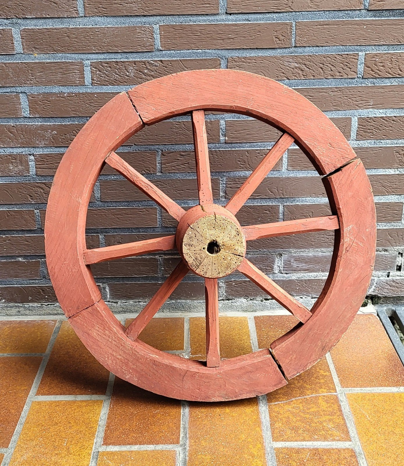 Oud kruiwagenwiel, Enlèvement