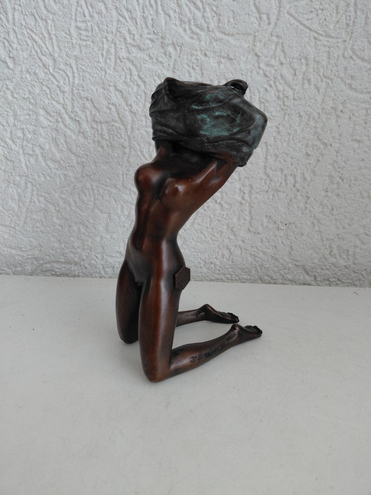 bronzen beeld J. Patoue, Enlèvement ou Envoi