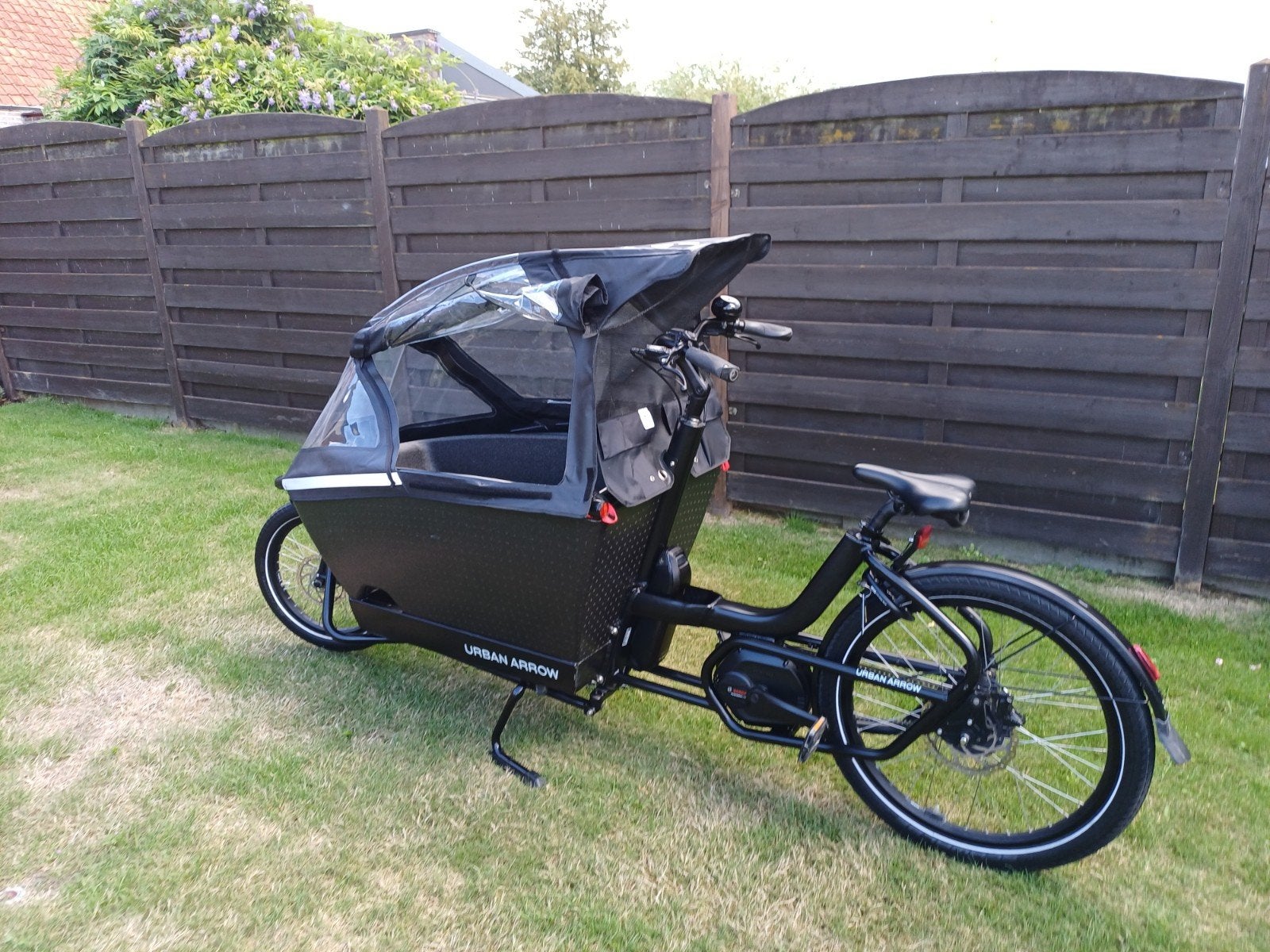 E bakfiets urban arrow family Bosch active line plus, Fietsen en Brommers, Fietsen | Bakfietsen, Zo goed als nieuw, Schijfrem