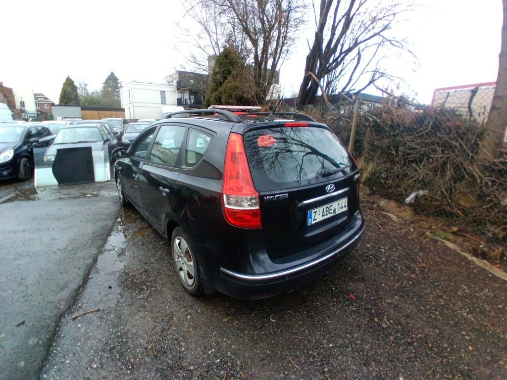 Hyundai i30 2009 1600 CRDI voor exportinfo 048894255, Auto's, 139 g/km, 4 cilinders, 1600 cc, Zwart