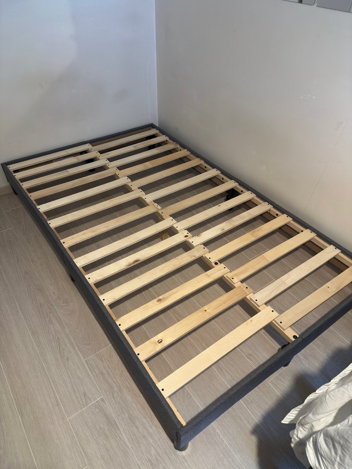 Lit, Maison & Meubles, Chambre à coucher | Matelas & Sommiers, Comme neuf, Sommier, 180 cm, 200 cm, Deux personnes, Enlèvement