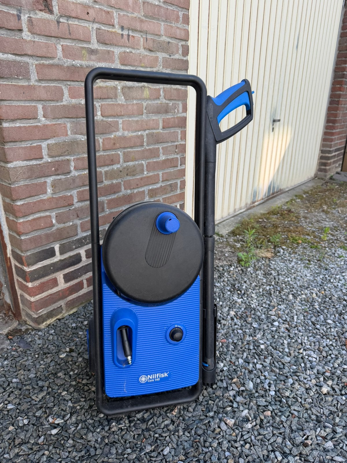 Nilfisk hogedrukreiniger 140 bar, Tuin en Terras, Ophalen, Zo goed als nieuw, Elektrisch, Met regelbare waterdruk