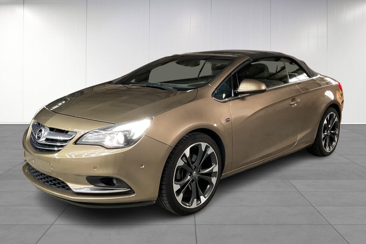 Opel Cascada 1.6 Turbo cabrio Camera, pdc vr en ar, cr cont, Auto's, 0 kg, Parkeerassistent, Zwart, 4 cilinders