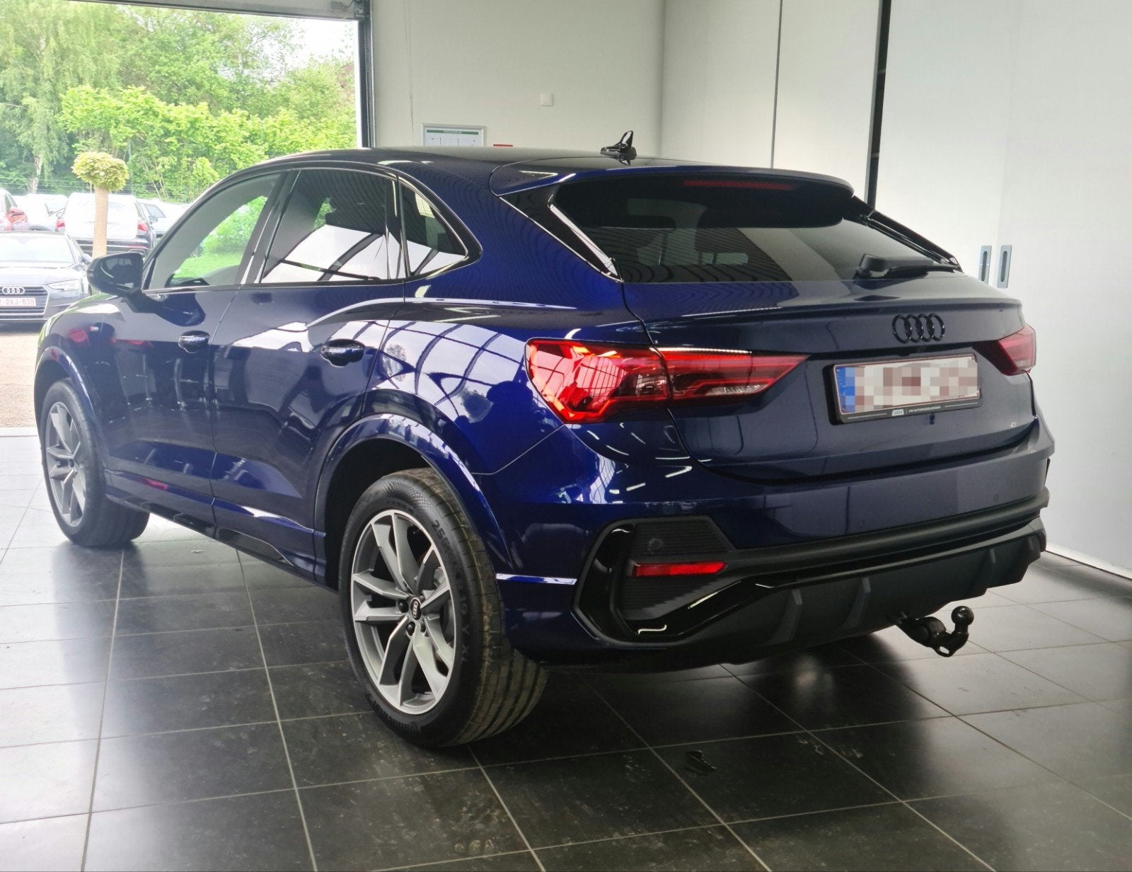 Audi Q3 Sportback 2024 En parfait état !, Cuir et Alcantara, Achat, 1700 kg, Noir