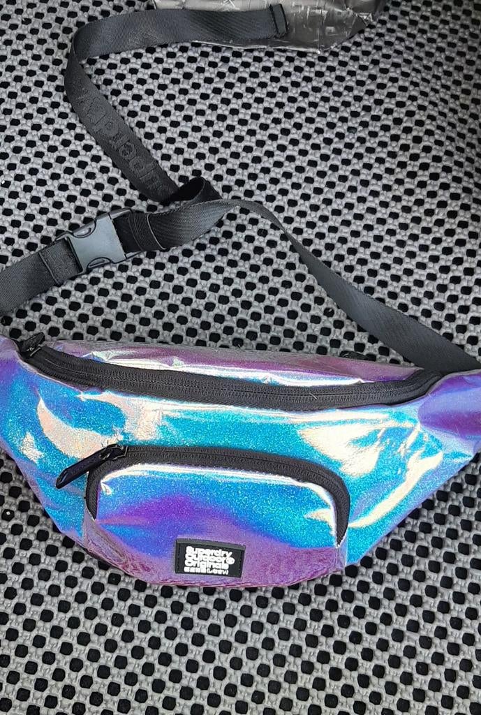 Sac de taille Superdry, Enlèvement