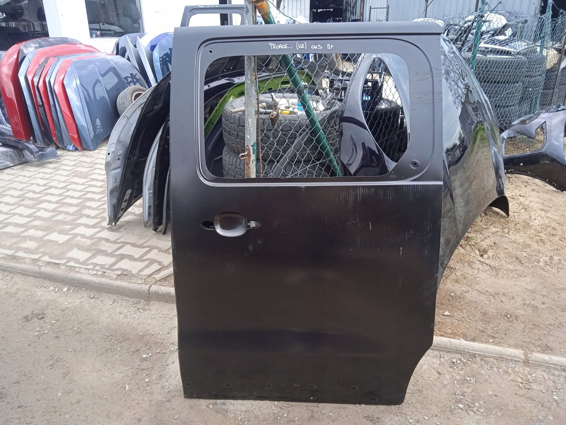Liens de porte Jumpy Proace experts, Autos : Pièces & Accessoires, Taurusavenue 1
2132 LS  Hoofddorp, NL, Contact.group@renault.com