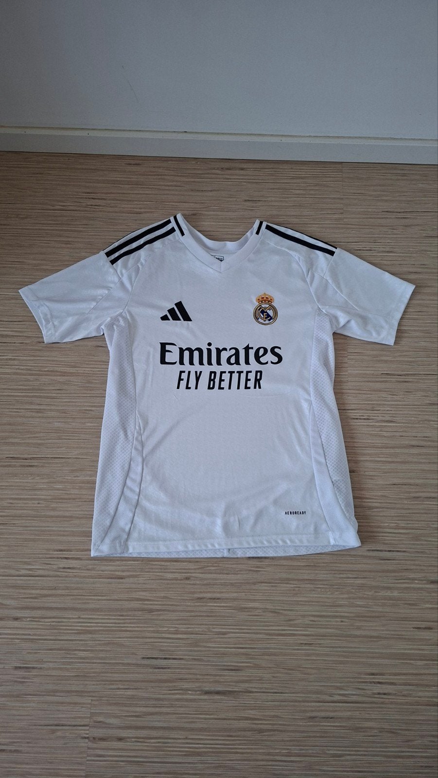Maillot de football du Real Madrid 2024-2025, Taille S, Enlèvement ou Envoi, Neuf, Maillot