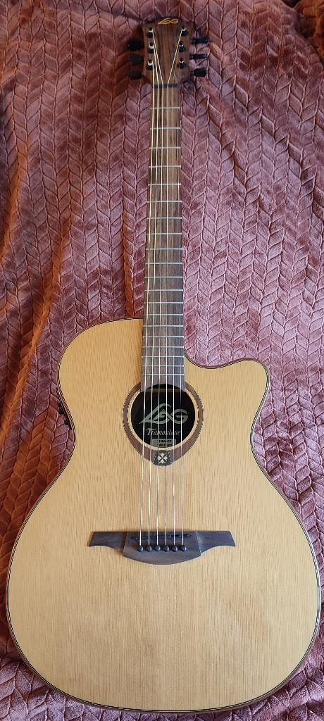 Guitare Lag Tramontane T100 ASCE Auditorium, Enlèvement, Comme neuf, Guitare Western ou Guitare Folk, Avec valise