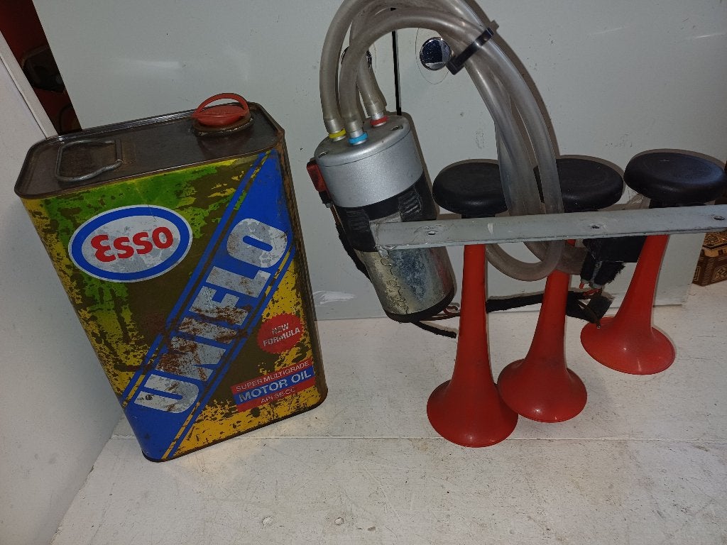 Oltimer 1960 3-tone 12 volt claxon werkt, Ophalen of Verzenden, Oldtimer onderdelen