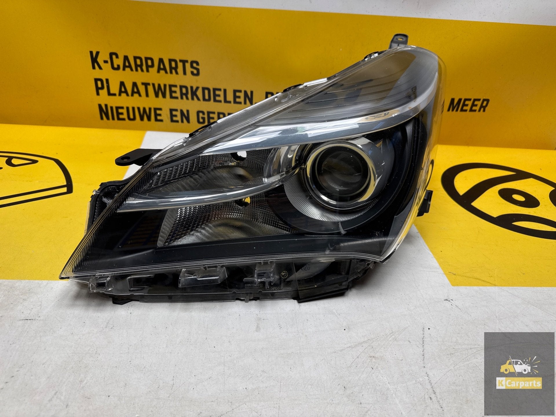 Phare Toyota Yaris Gauche Original, Info@fabrikant.eu, Fabrikant BV, Fabrikantstraat 1
1000 AA  Amsterdam, NL, Toyota