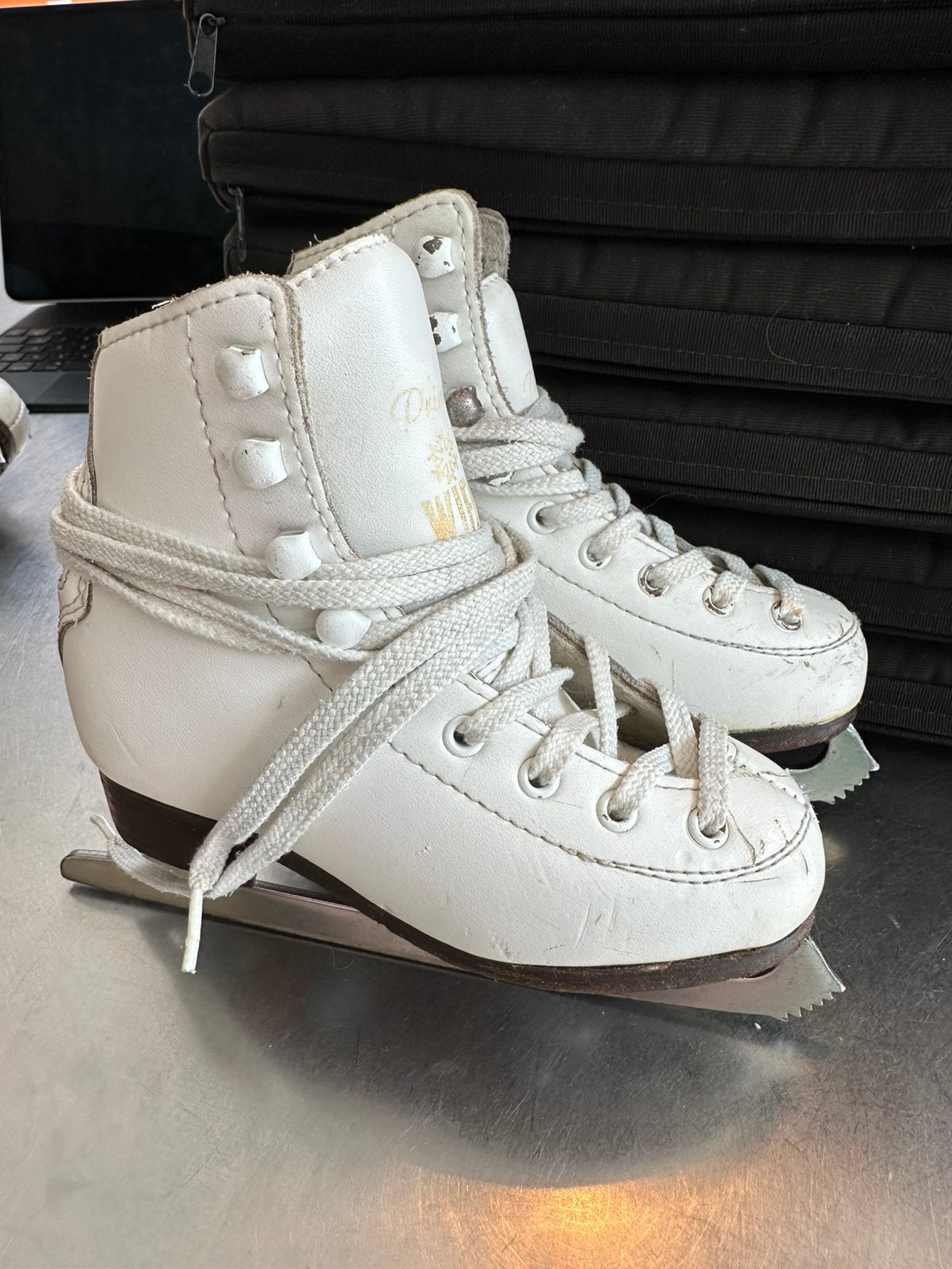 Wifa Prima kunstschaatsen maat 28M, Sports & Fitness, Patinage, Enlèvement, Utilisé, Patinage artistique