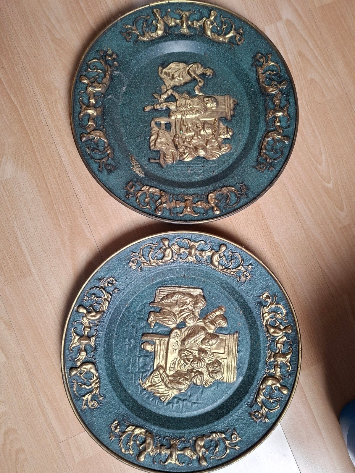 2 metalen borden - diameter 44cm, Ophalen