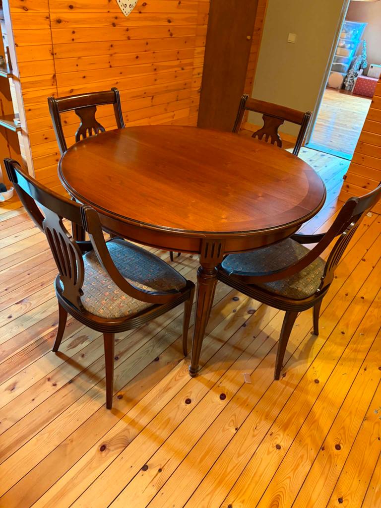 Kersenhouten eettafel (uitschuifbaar) met 4 stoelen, Antiek en Kunst, Ophalen