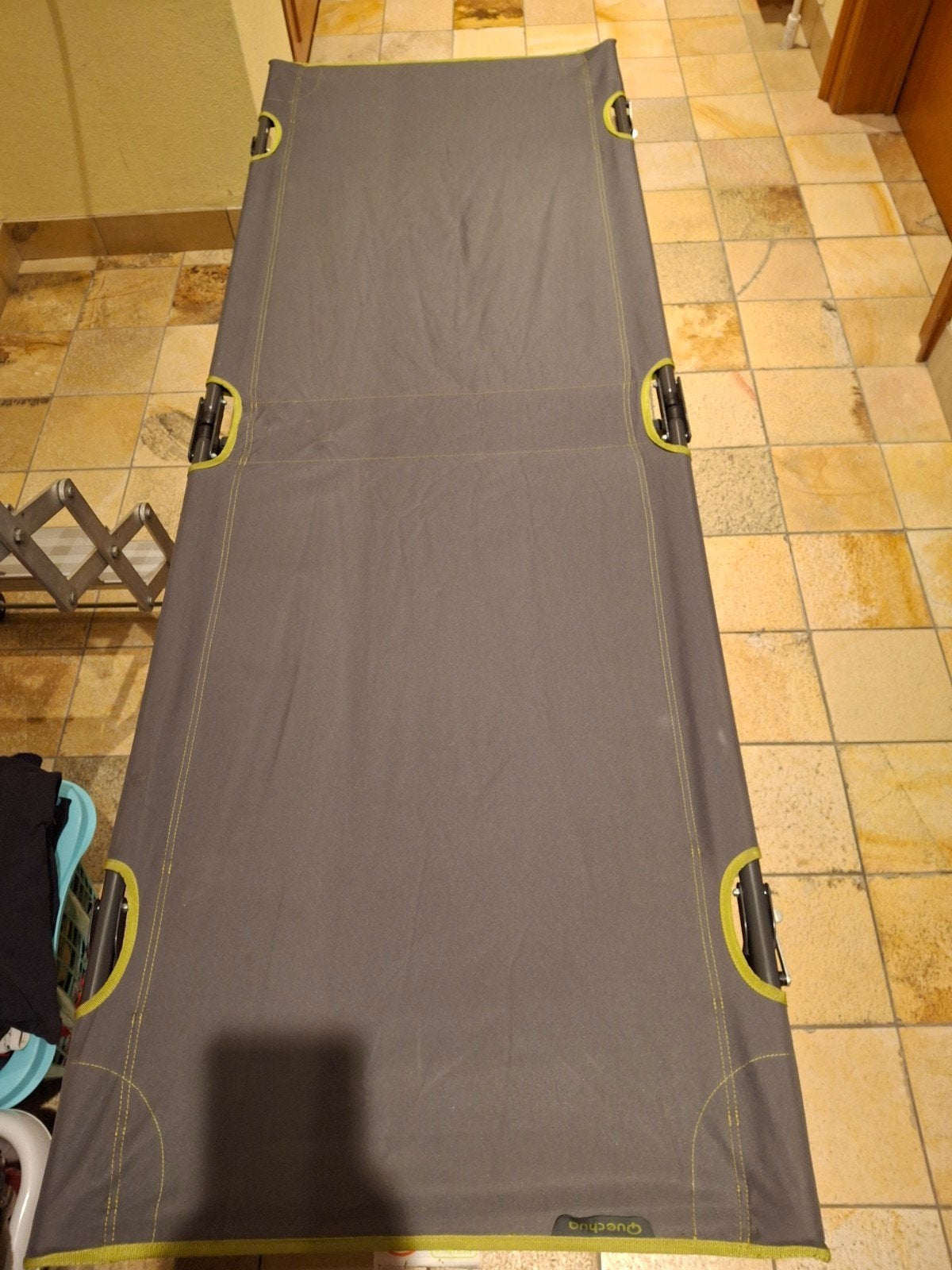 opvouwbaar kampeerbed met opbergzak zo goed als nieuw., Caravans en Kamperen, Kampeeraccessoires, Ophalen