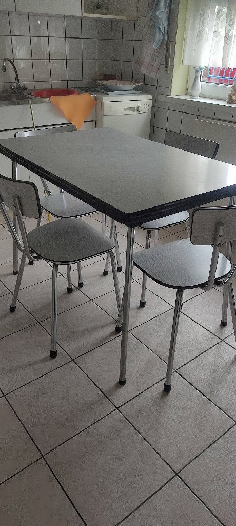 Table et 5 chaises, Enlèvement, Utilisé