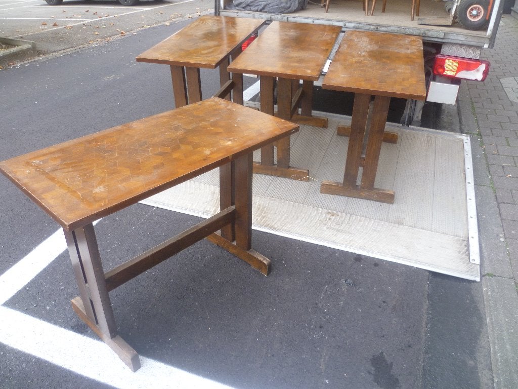 4 DEZELFDE OUDE CAFE TAFELS, Antiek en Kunst, Ophalen
