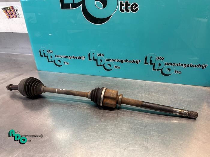 Arbre de transmission avant droit d'un Renault Trafic (Trafi, Renault, -, 3 mois de garantie, Utilisé