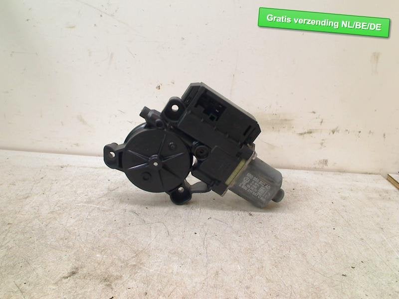 MOTEUR LEVE VITRE ELECTRIQUE AVANT DROIT Polo V (6R), Volkswagen, Volkswagen AG, Utilisé, Kundenbetreuung@volkswagen.de