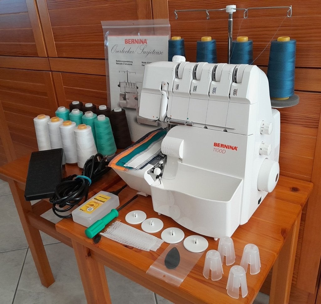 Bernina 1100D overlock naaimachine, Ophalen of Verzenden, Naaimachine, Bernina
