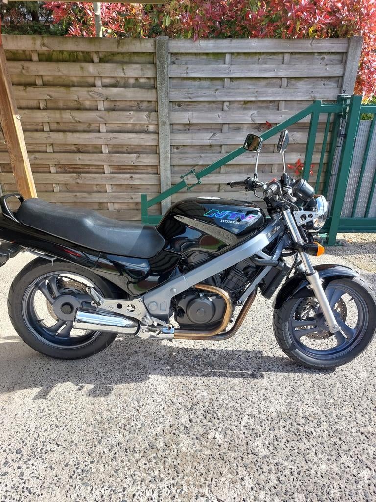 Honda ntv 650, Cardan-aandrijving, 2 cilinders, Gebruikt, Particulier