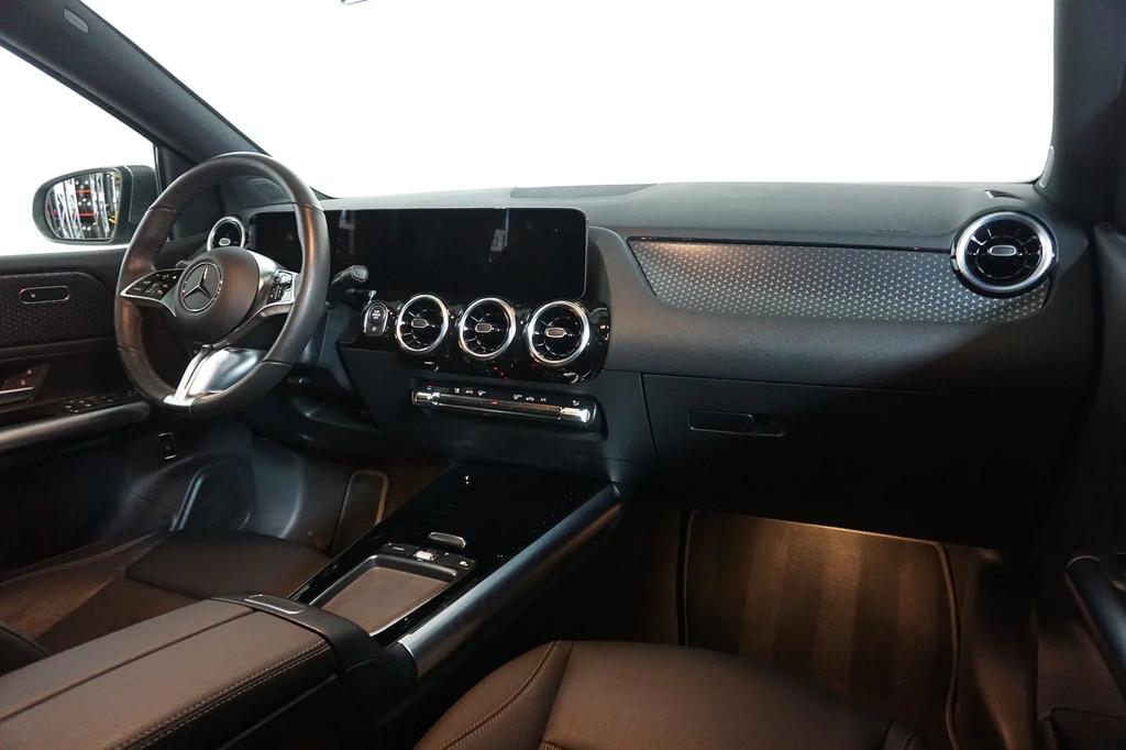Mercedes-Benz B-CLASS B 200 (bj 2025, automaat), Auto's, Mercedes-Benz, Automaat, Parkeersensor, Leder en Stof, 120 kW