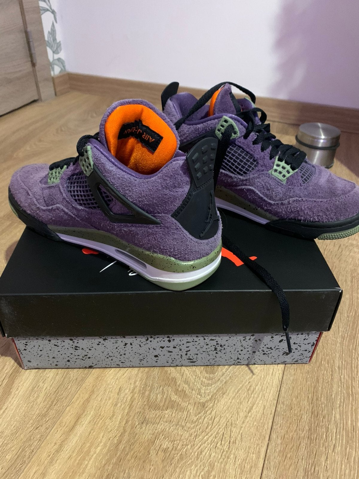 Nike air Jordan " wmns air Jordan 4 retro ", Kleding | Dames, Schoenen, Ophalen, Zo goed als nieuw