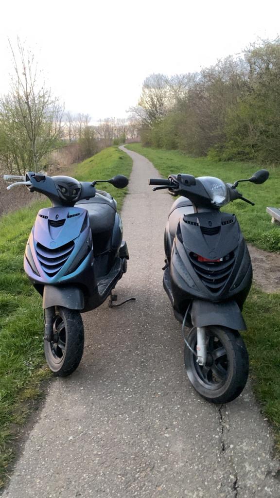 Zip 4 takt 50 cc a klasse ruilen mogelijk, Vélos & Vélomoteurs, Scooters | Piaggio, Comme neuf, Zip, Enlèvement