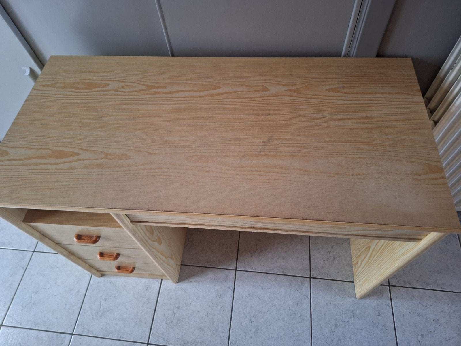 Gratis bureau, Ophalen, Gebruikt, Beige