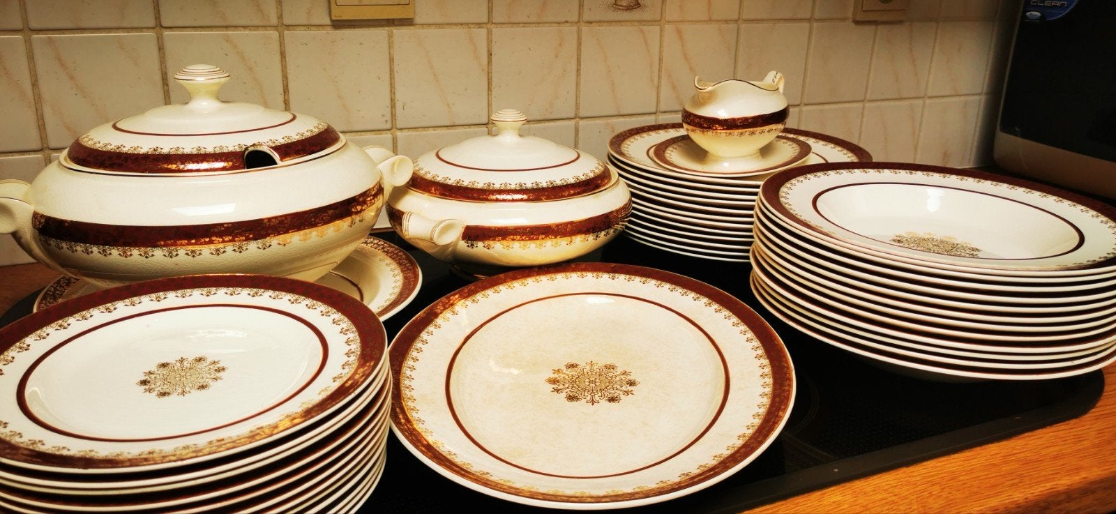 mooi 12 pers. voltallig Engels eetservies, Antiek en Kunst, Antiek | Servies compleet, Ophalen