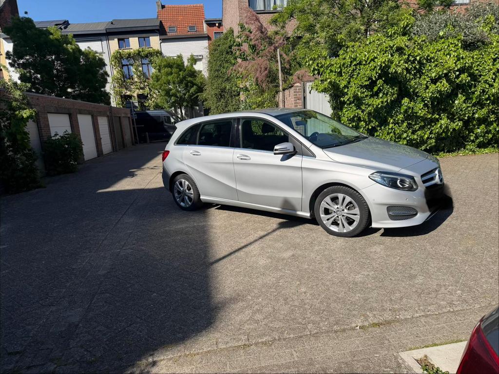 Mercedes B180 Automaat, Auto's, Leder, Particulier, Automaat, Bluetooth