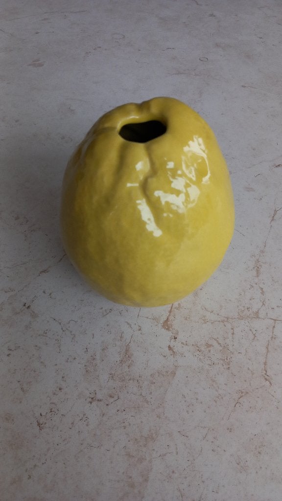 Vaas in vorm van citroen., Maison & Meubles, Accessoires pour la Maison | Vases, Enlèvement ou Envoi, Comme neuf, Jaune, Pierre/céramique