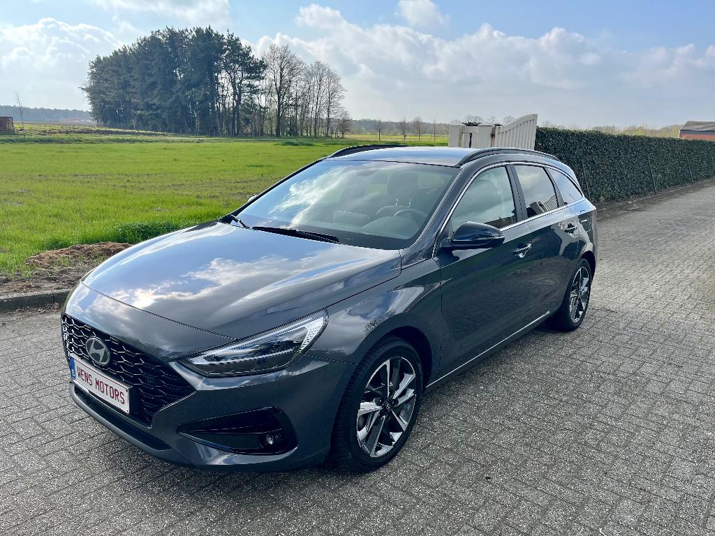 Hyundai i30 Sky 1.5 T-GDi Navi/Camera/Trekhaak Garantie 2030, Autos, Hyundai, Cuir, Argent ou Gris, Achat, Euro 6