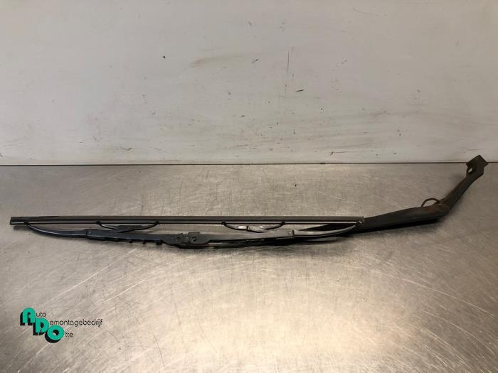 Bras essuie-glace avant d'un Toyota Starlet (Starlet 95-), -, 3 mois de garantie, Toyota, Utilisé