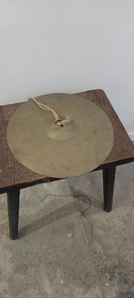 Cymbale d'occasion en cuivre- 33cm - Percussion, Musique & Instruments, Enlèvement ou Envoi, Utilisé, Autres types