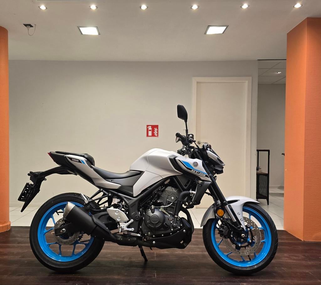 Yamaha MT 03**2026**29km**Garantie, Motos, Motos | Yamaha, Poignées chauffantes, Entreprise