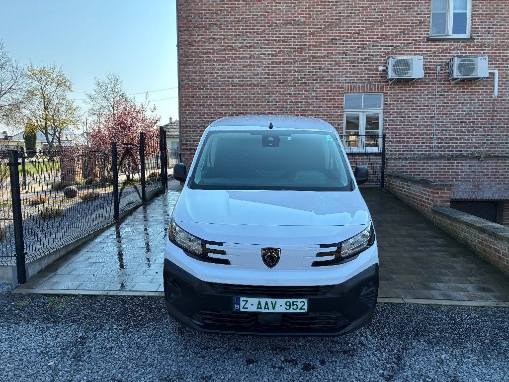 2024 Peugeot PARTNER 1.5 Blue HDI /AUTOMAAT / 3-ZIT /19.850€, Auto's, Automaat, Wit, Diesel, Navigatiesysteem